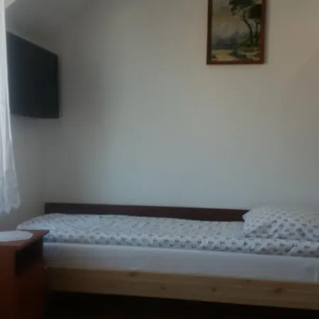 ホームステイ Goscinne Bemar ヤスタルニャ