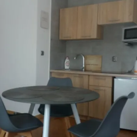 Goscinne Bemar ヤスタルニャ