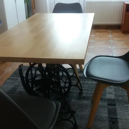 Quarto em Acomodações Particulares Goscinne Bemar *
