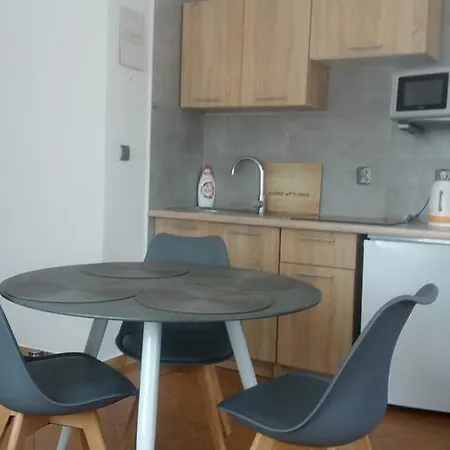 Quarto em Acomodações Particulares Goscinne Bemar *