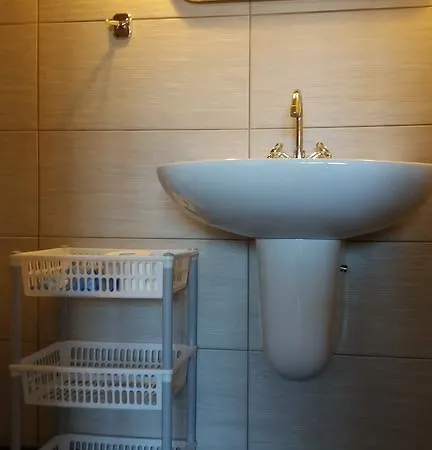 Goscinne Bemar Quarto em Acomodações Particulares *