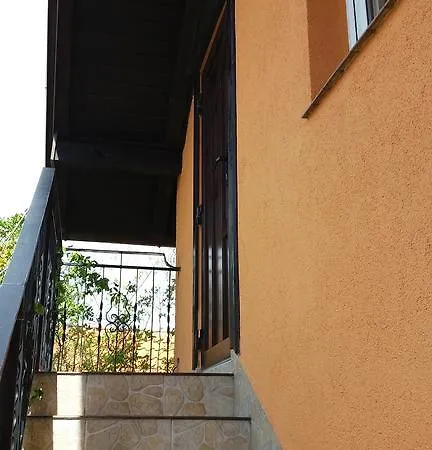 Goscinne Bemar Quarto em Acomodações Particulares