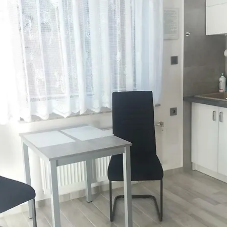 Goscinne Bemar Quarto em Acomodações Particulares *