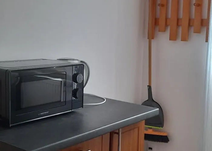 Goscinne Bemar Homestay *